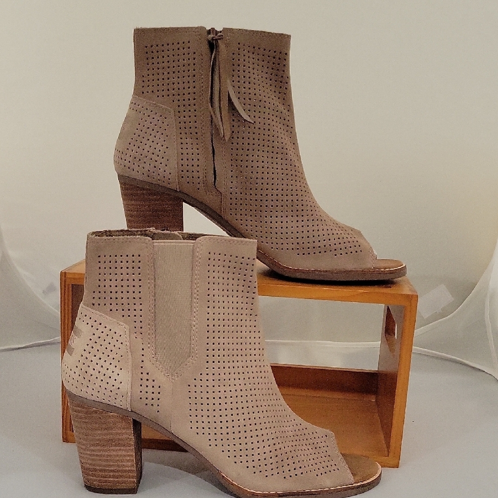 Toms Beige Perforated Ankle Boots EUC